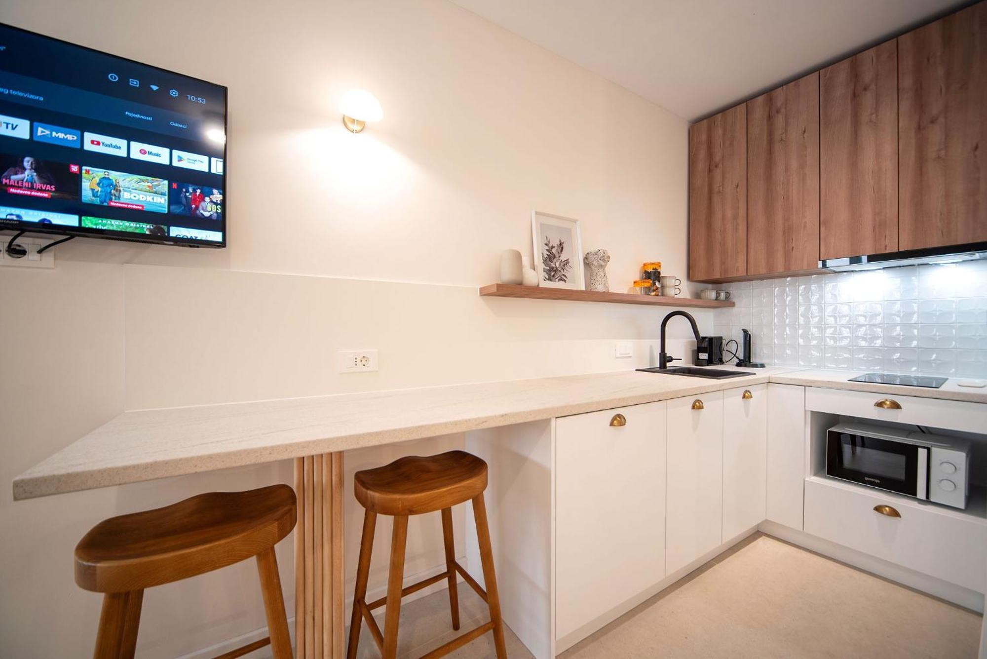 Petite Haven Apartment Split Exterior photo